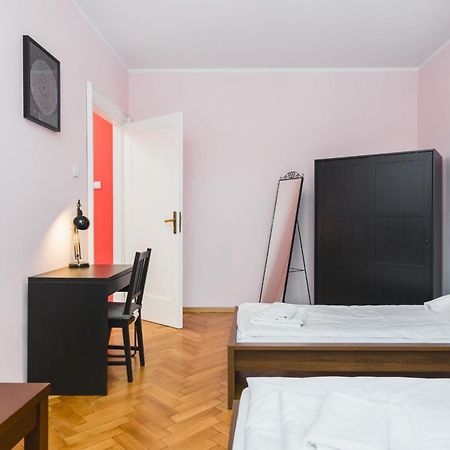 Modern Urban Escape - Old Town Apartment - By Upstairs Krakow Exterior photo