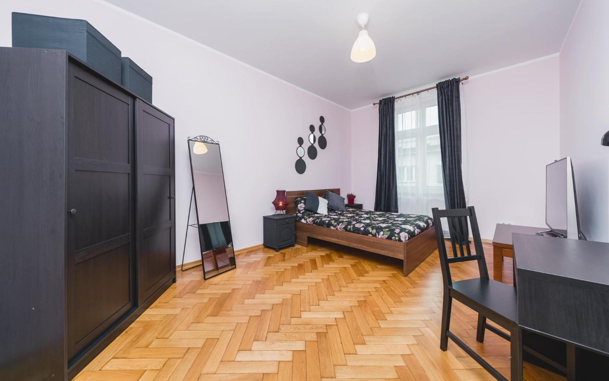 Modern Urban Escape - Old Town Apartment - By Upstairs Krakow Exterior photo